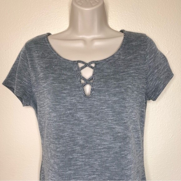 Modcloth Crisscross Notch Ribbed Tee Shirt Black White Stripe Women Medium Gray - Picture 3 of 11
